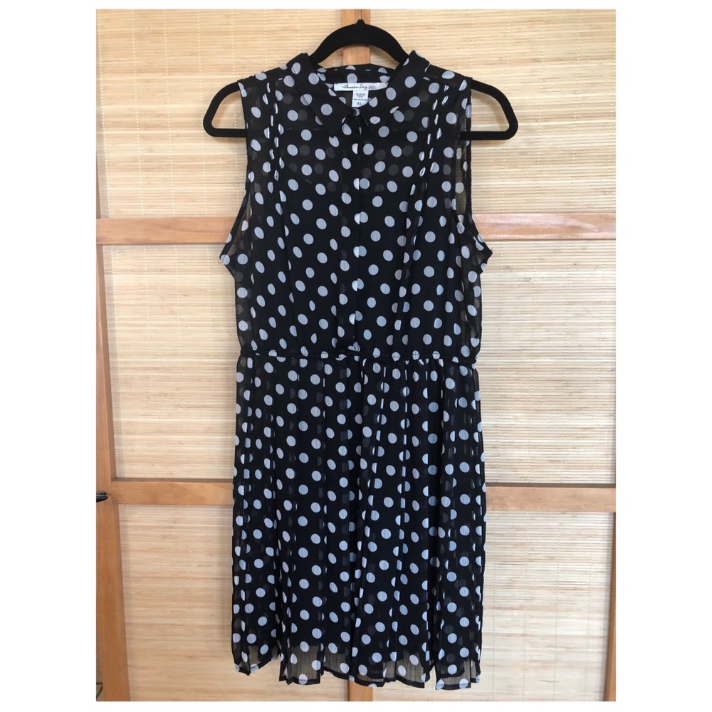 Polka dot dress with collar